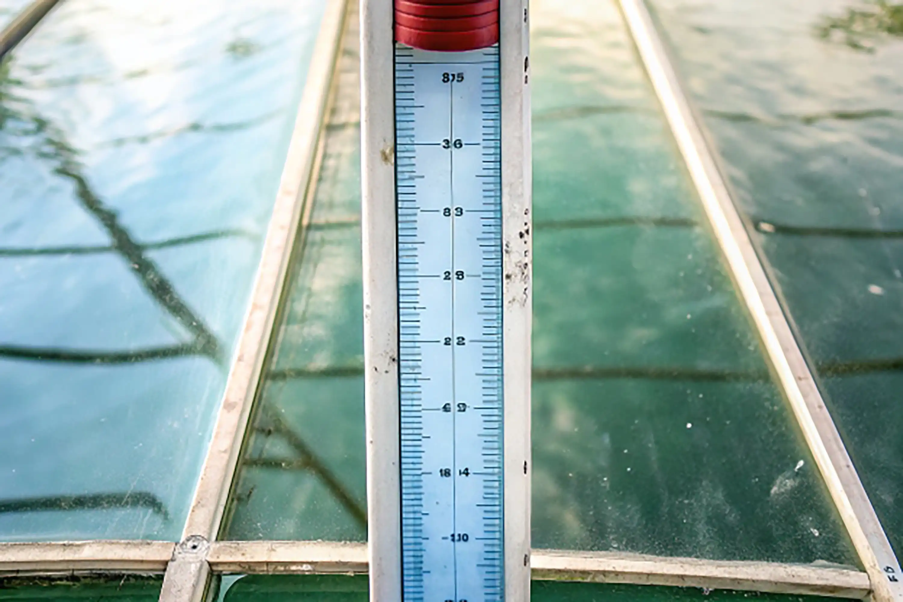 AUTOMATIC WATER LEVEL 
CONTROLLER